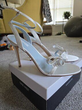 Beautiful bejeweled wedding shoes! Nine West 12M